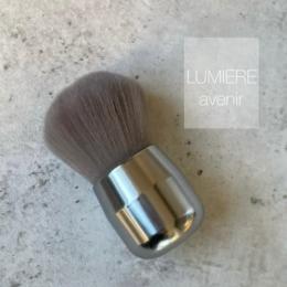 LUMIERE マットシルバーダストブラシ